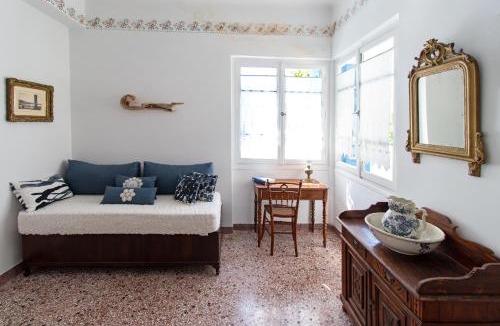Filoti Apartment | Traditional house inside Filoti, Naxos