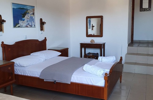 Astypalaia Apartment | Traditional house under the castle
