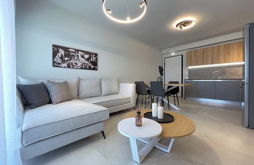 Elliniko-Argyroupoli Apartment | Urban Oasis in Ellinikon