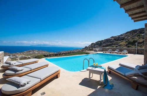 Plintri Villa | Villa Amallini, Luxe Infinity Pool