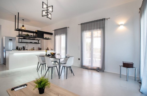 Kampos Villa | Villa 'Blue Bell Resort Sunset' with Private Pool, Wi-Fi and Air Conditioning