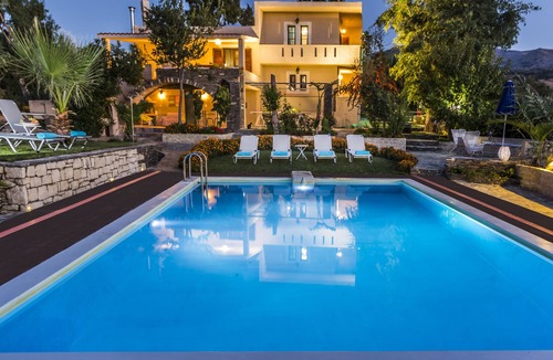 Keramota Villa | Villa Elisa, View+Hidden in Trees!