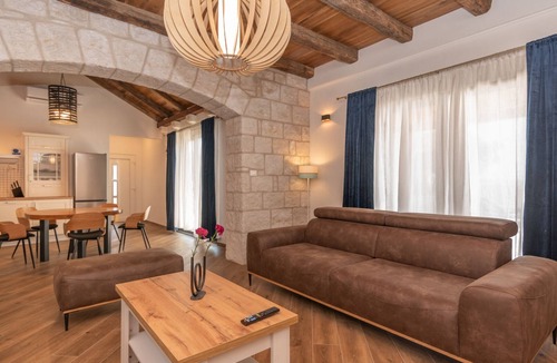 Zrnovnica Villa | Villa Hilltop View - Split by Villas Guide