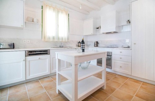 Gennadi Villa | Villa Loka - Two Bedroom Villa, Sleeps 4