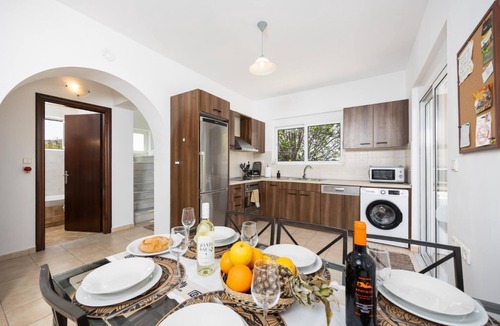 Fanai Villa | Villa Maia - Three Bedroom Villa, Sleeps 6