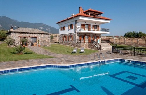 Anatolikos Olimpos House | Villa Olympia on the foothills of Olympus Mountain