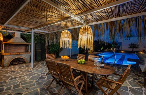 Fanes House | "Villa Palmeras" mit eigenem Garten und Gr by Interhome