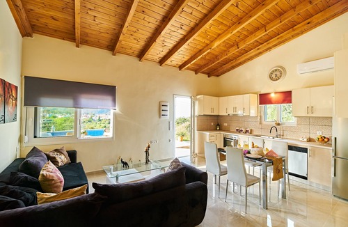 Paralia Kourna Villa | villa rose crete
