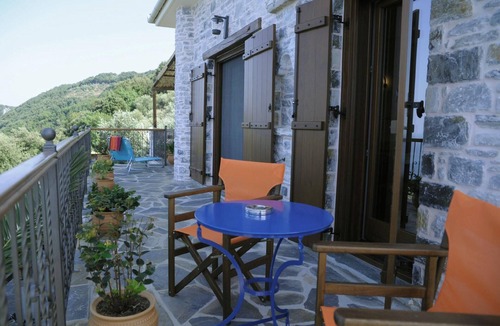 Papa Nero House | Villa surrounded by greenery