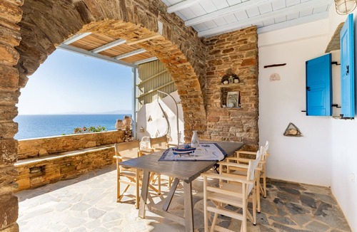 Tinos Villa | Villa 'Tinos Traditional Sea Side' with Sea View, Wi-Fi and Air Conditioning