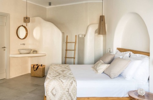 Agios Prokopios Hotel | Virtu Suites