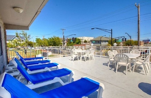 North End Condo | Walk to the beach, boardwalk and shopping! Pool on site, great location!