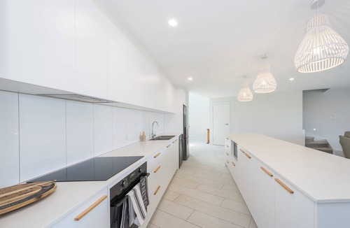Harrington House | Waterfront Luxury Escape in Harrington Waters