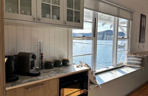 Little Wobby House | Wobby Waters! Waterfront Escape at Little Wobby on the Hawkesbury River sleeps 8