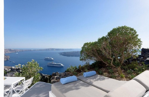 Firostefani Villa | Wonderful Santorini Villa | 7 Bedrooms | Villa Avalon | 3 Private Plunge Pools.
