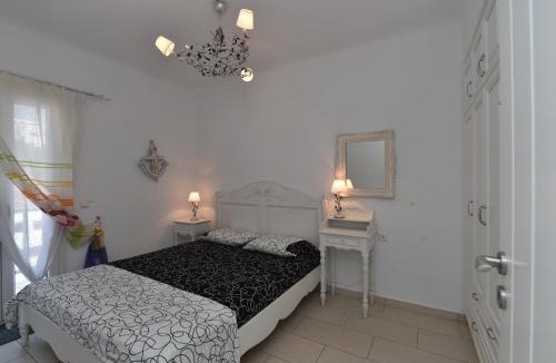 Logaras House | Yria Holiday Home Paros