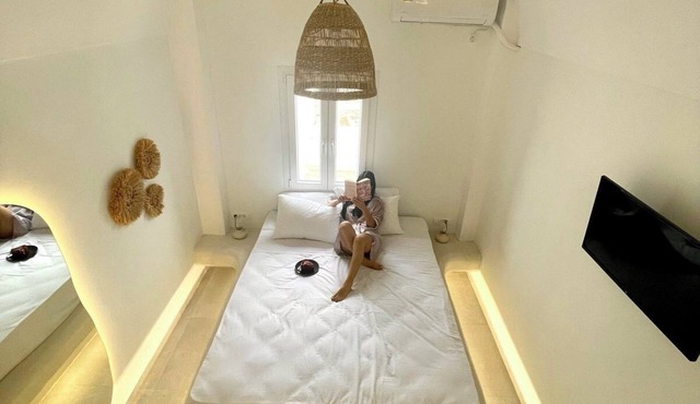 Ιdylle Cycladic House | 2 Bathrooms | Black Beach