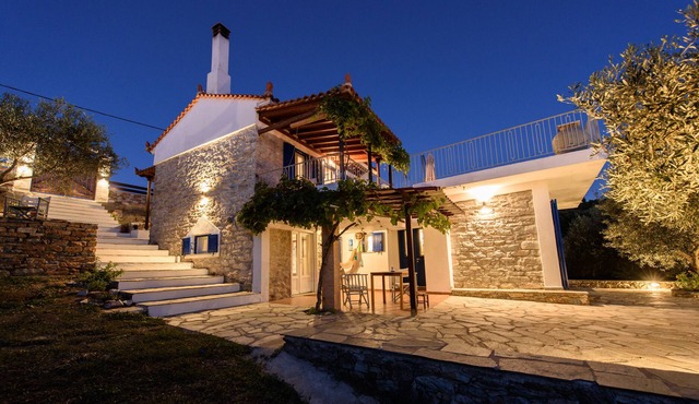 Πέτρινη ανακαινισμένη βίλλα 130τμ σε εξαιρετική Τοποθεσία