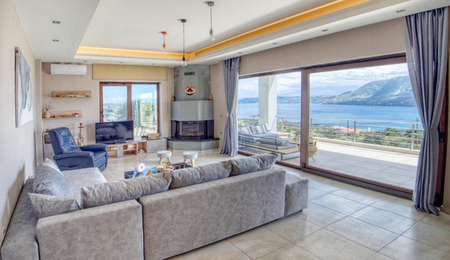 2-Bedroom, Sea-View Apartment - Balcony in Heaven!