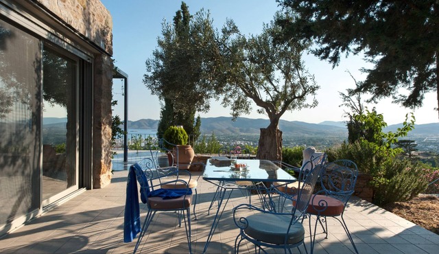 2-Bedroom Villa with private garden