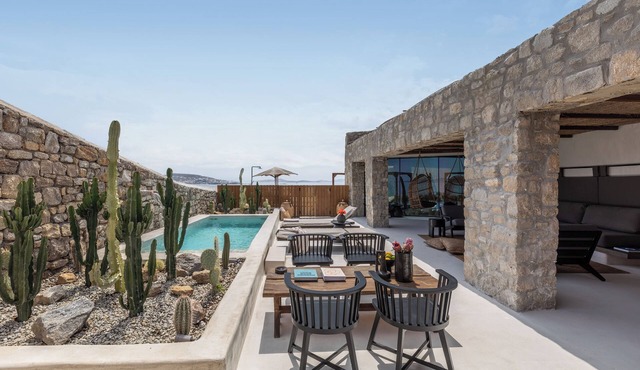 3-bedroom Villa in hotel with private pool in charming Agios Stefanos