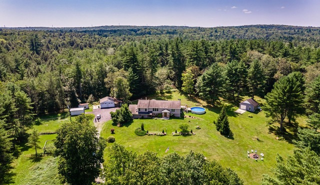 5 Star Secluded Private Estate -Hot Tub, Pool+Ski >Southwoods Mountain Vacation! in Monticello