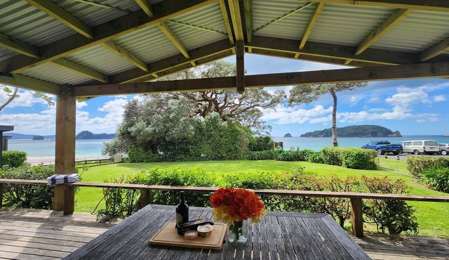 Absolute Beachfront Bach - Classic kiwi bach with absolute beachfront location!