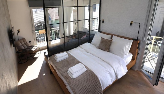 AK Premium Loft