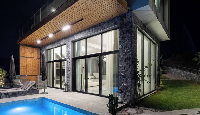 Alicanto Luxury Villa K1 Polychrono