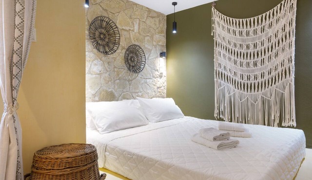 Apartment 'Cozi Downstairs' with Balcony, Wi-Fi and Air Conditioning