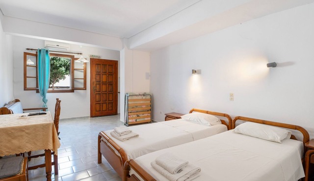 Apartment 'Triple Comfort Studio' with Shared Garden and Wi-Fi