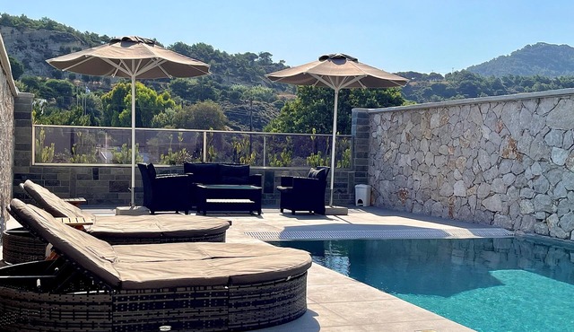 Ariadne Superior Suite | Views of Mount Filerimos ⛰️🦚🌿