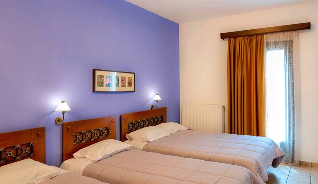 Artemis Hotel