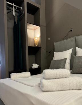 Avra Suite