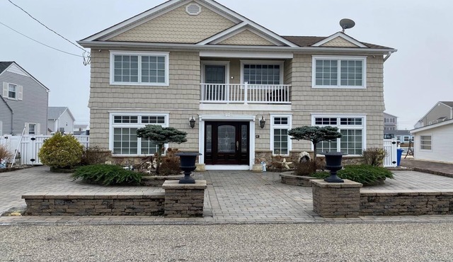 Beach Haven West HEATED POOL 3 Full Bath Sleeps 12 154980