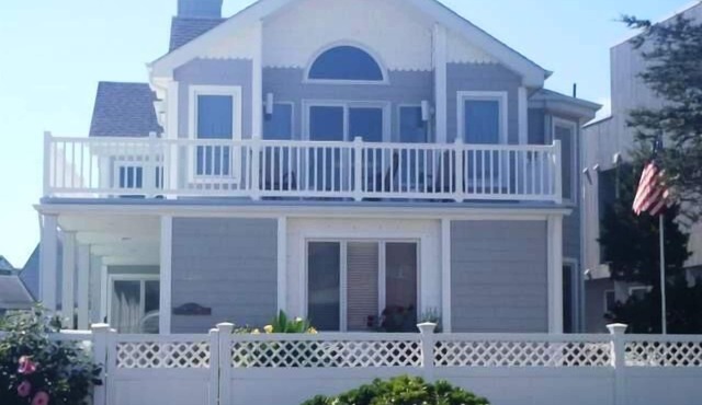 Beachblock, Ocean View, Private Pool, Grill & More!