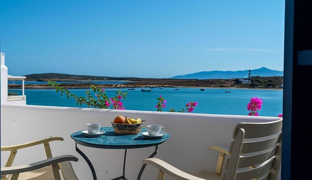 Beachfront Bocamviglies Room - Naoussa Aegean View
