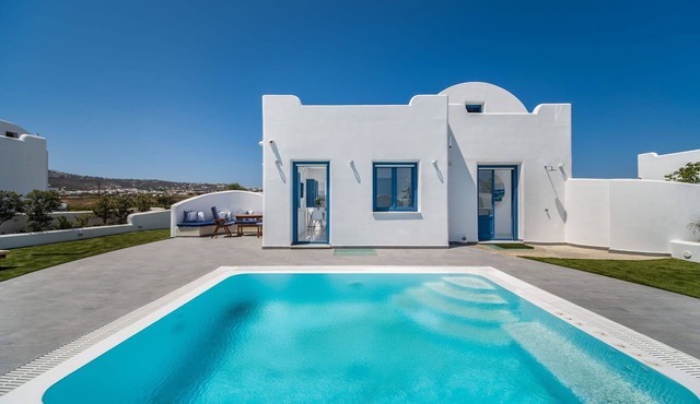 Beautiful Santorini Villa | 2 Bedroom Villa | Private Pool & Magical Sea Views