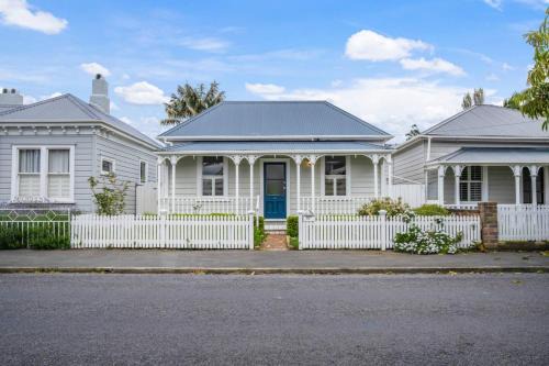 Best of Both Worlds Gorgeous Villa near Beaches