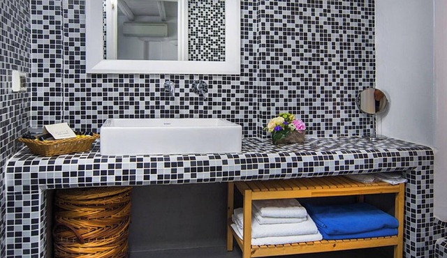BH602 - C - Villa Santorini /coordinates: 36.439803, 25.446853