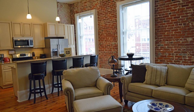 "Brigette" Balcony on Julia Street! Newly renovated condo in the Arts District