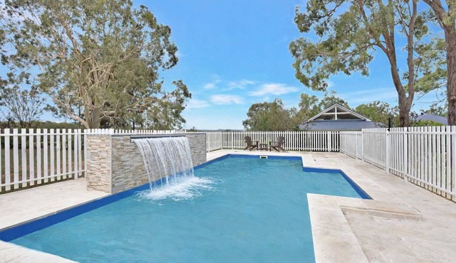 Brokenback Vineyard Estate
