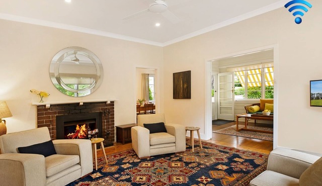 Canary Cottage - opposite Bowral Country Club