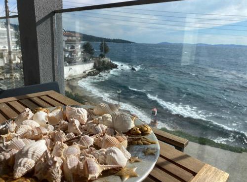 Candi Luxury Suites