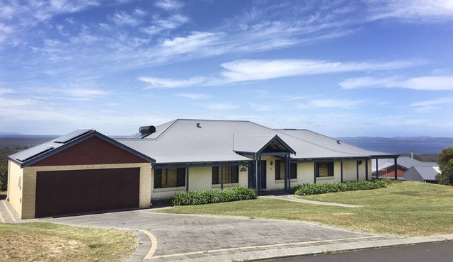 Celestial Heights: Spacious with stunning panoramic views in Shadforth