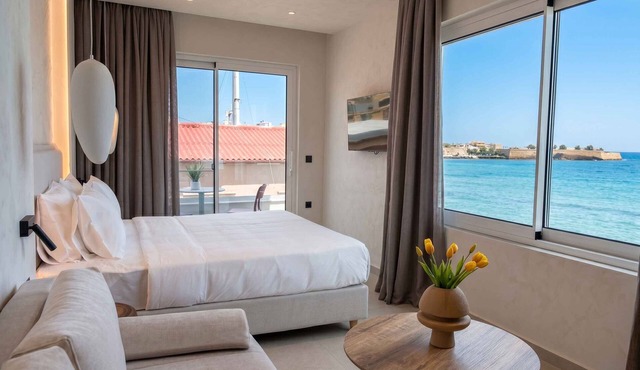 Chania Mocenigo 4 Luxury Rooms-Seaview, 15m to sea
