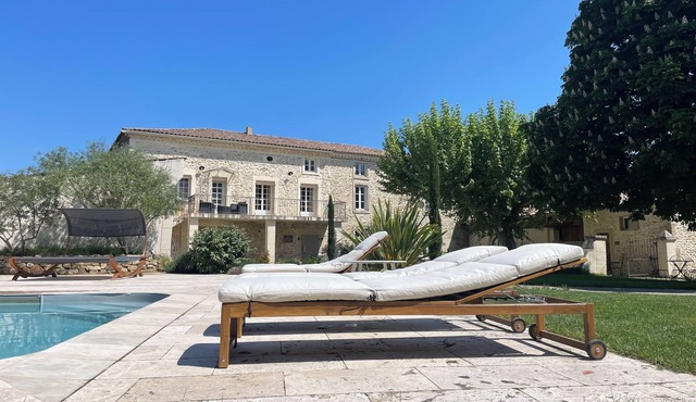 Charming loft in estate with swimming pool in the heart of the gorges de l'ardeche in Saint-Paulet-de-Caisson