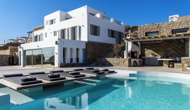 Chef included by Fantasia Villas: Villa Nerovino