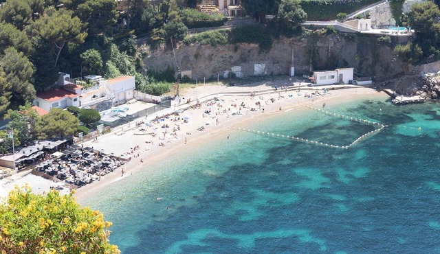 Chic Cap d’Ail Apt with Sea Views – 8 Mins to Monaco & Private Parking