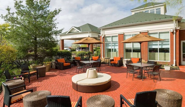 Convenient Location w/Free Parking & Fitness Center, Minutes to Roosevelt Park in Edison